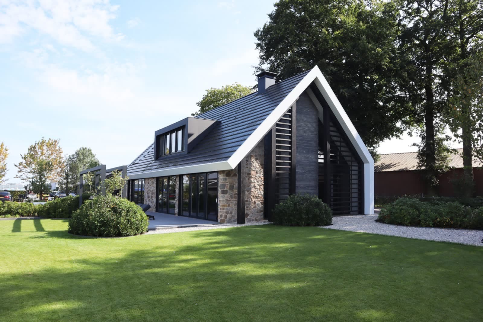 Moderne villa met natuursteen — Villa G