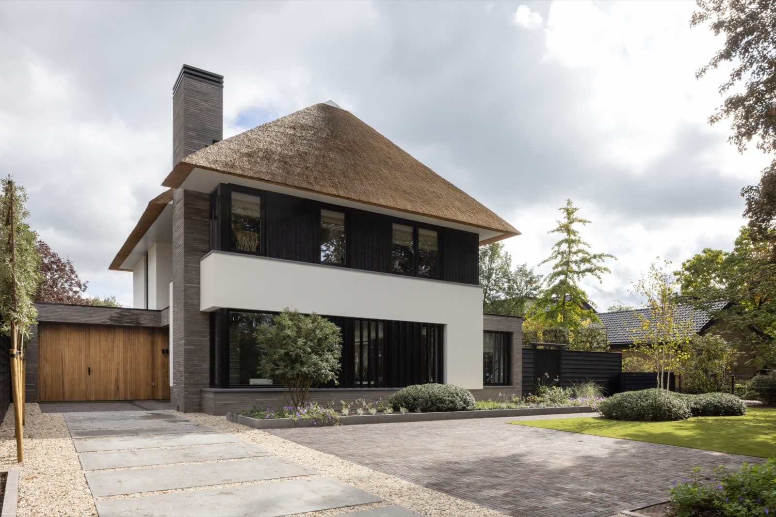 Moderne villa met riet — Villa VL